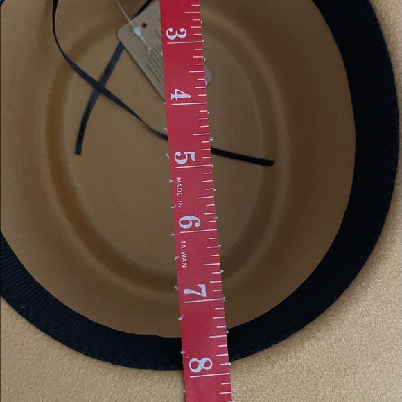 BLACK Felt Boater Hat - Picture 4 of 4